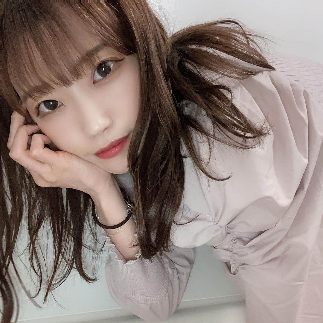石原美沙紀のインスタグラム：「😴オヤスミ💖ちゅ#instagood #instalike #instafashion #japanesegirl #cute #自撮り #自撮り女子  #ガーリー  #アイドル #地下アイドル #今日のコーデ #ファッション #selfie #followｍe #likeforlikes  #ピンクヘアー #ベージュ #ヘアアレンジ #ヘアスタイル #サロンモデル #salon #salonmodel」