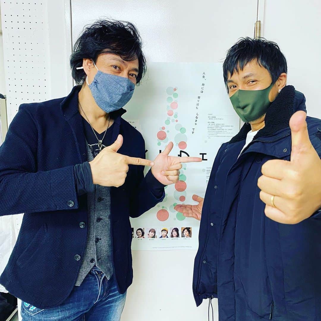 藤重政孝のインスタグラム：「マイルスです。 本日もお稽古終了。 マイルスの脳味噌も終了。  しかーし脳味噌細胞奮い起こし！ 睡魔を退け更に個人練は続くよどこまでも。  今回尊敬する石井一孝兄貴と 初めてご一緒させて頂けてます。  出会いに感謝！  https://www.consept-s.com/sideways/?fbclid=IwAR3dpDYflPkiytK8-UbAX6U6uBypog1A7D-beWh-_iAiu_2g_Z9hSOXwBhU  #サイドウェイ #舞台 #石井一孝」