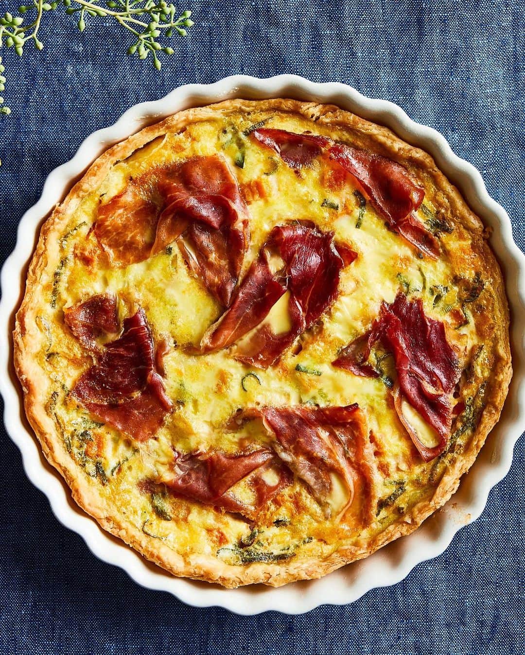 Food52さんのインスタグラム写真 - (Food52Instagram)「Sunday morning quiche round-up coming your way, and we've got something for everyone! Fancy a little prosciutto and roasted butternut squash? We've got you! Prefer something more vegetable-friendly? We've got that too! Head to the link in our bio for each of the recipes you see here, from @emmalaperruque (x2), @latonyayvette, and #f52community member Kerstin. 📸: @juliagartland & @tymecham」2月22日 0時03分 - food52
