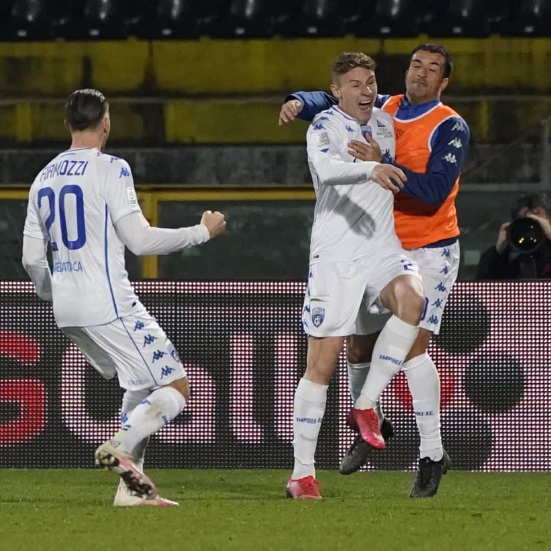 エンポリFCさんのインスタグラム写真 - (エンポリFCInstagram)「⚽ Il gol del pari azzurro a Pisa; il gol e l'esultanza di Szymon Zurkowski 📸📸📸」2月22日 0時03分 - empoli_fc_official