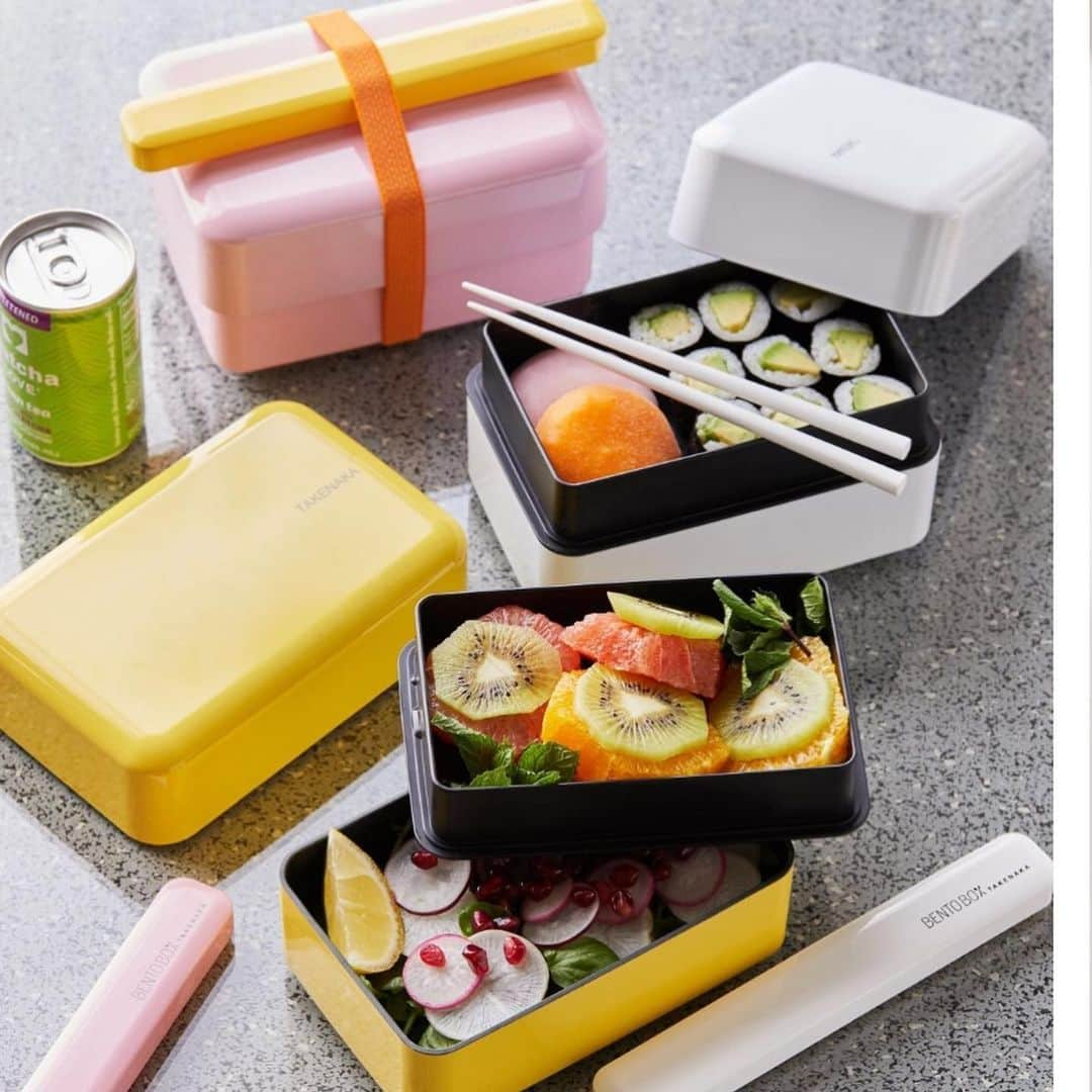 TAKENAKA BENTO BOXのインスタグラム：「It's time to #ShowYourTakenakaBento⁠ 🧡⁠ ⁠ SUSHI + SALAD + FRUIT🌸⁠ Beautifully organized in BENTO NIBBLE in Lemon Zest and Candy Pink! Looks sooo delicious 😋⁠ ⁠ Tag #ShowYourTakenakaBento and show us what you put in your TAKENAKA!⁠ ⁠ ⁠   #📸 @mollyymae_⁠」