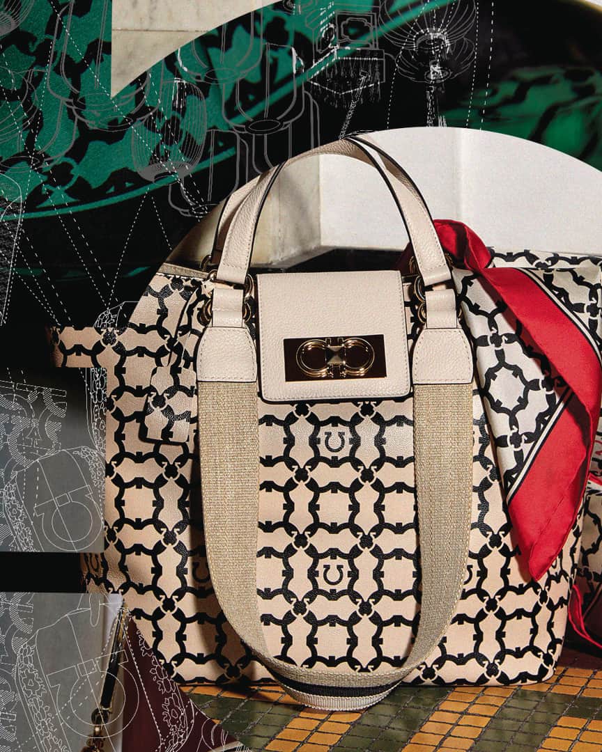 サルヴァトーレ・フェラガモのインスタグラム：「The new Gancini Iconic monogram packs a graphic punch, with a high-octane Gancini Tote Bag from a rich new collection which is the protagonist of the artistic collaboration with the advent of the Spring Festival, complemented with a series of themed installations in its Shanghai Center boutique from 19 to 26 February 2021.​ #Gancini」