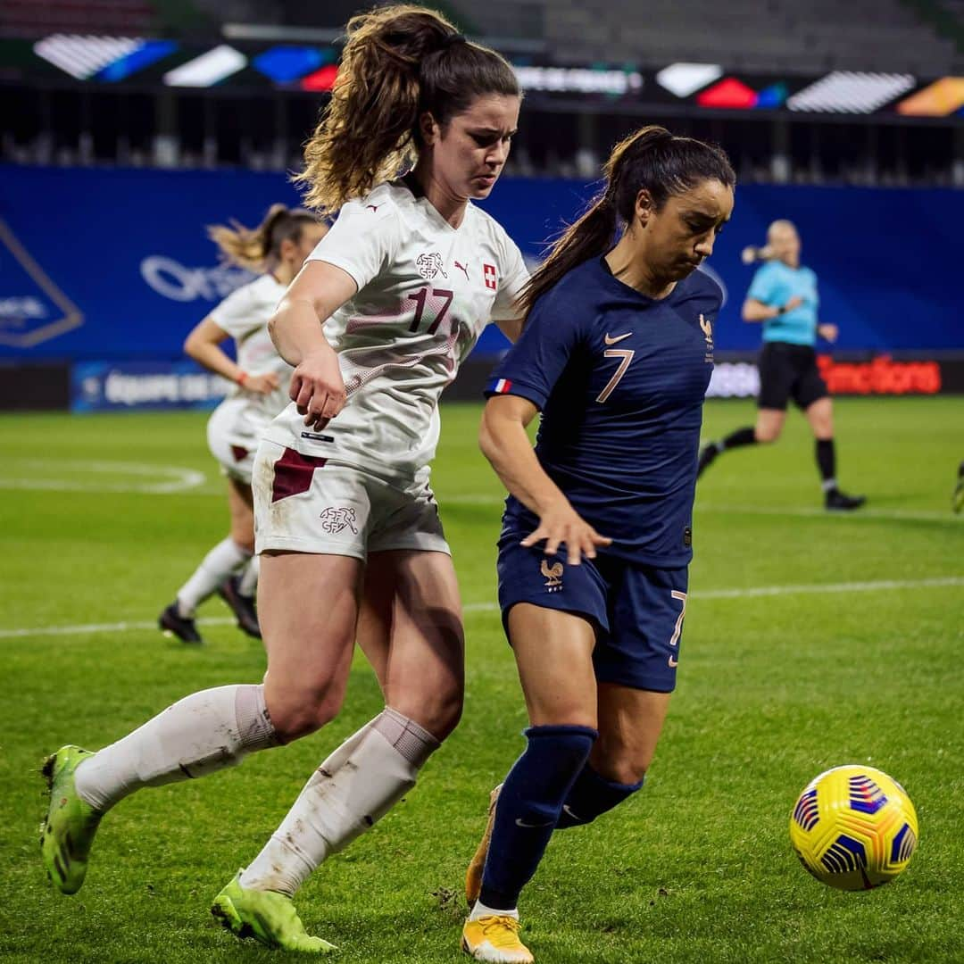 サッカー フランス代表チームさんのインスタグラム写真 - (サッカー フランス代表チームInstagram)「Retour en images sur la première victoire de l'année des Bleues 👌 🇫🇷 2-0 🇨🇭 #FiersdetreBleues - First one of the year 👌 📷 @jeremie_masuka」2月22日 0時08分 - equipedefrance