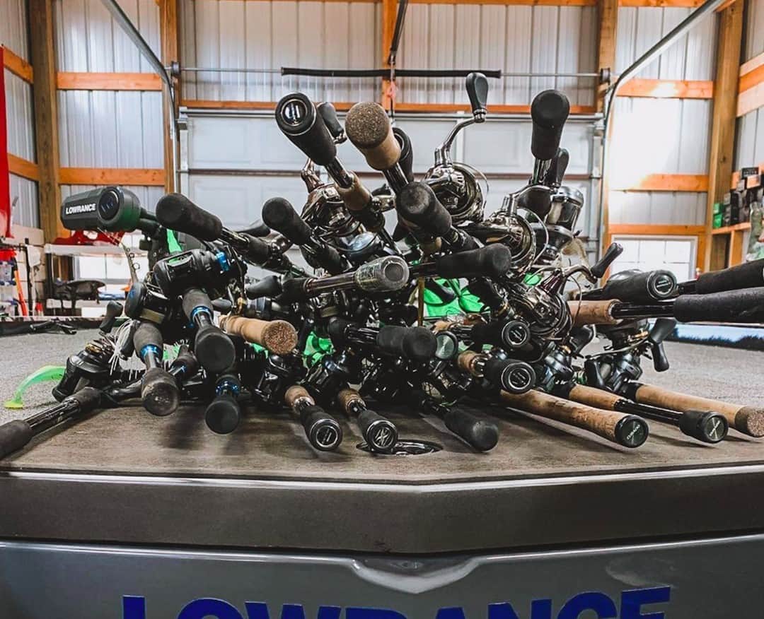 シマノ｜Fishingのインスタグラム：「Prepared for every situation on the tournament trail.  #FishShimano #BassFishing #BassGear 📸: @lawsontilghmanfishing」