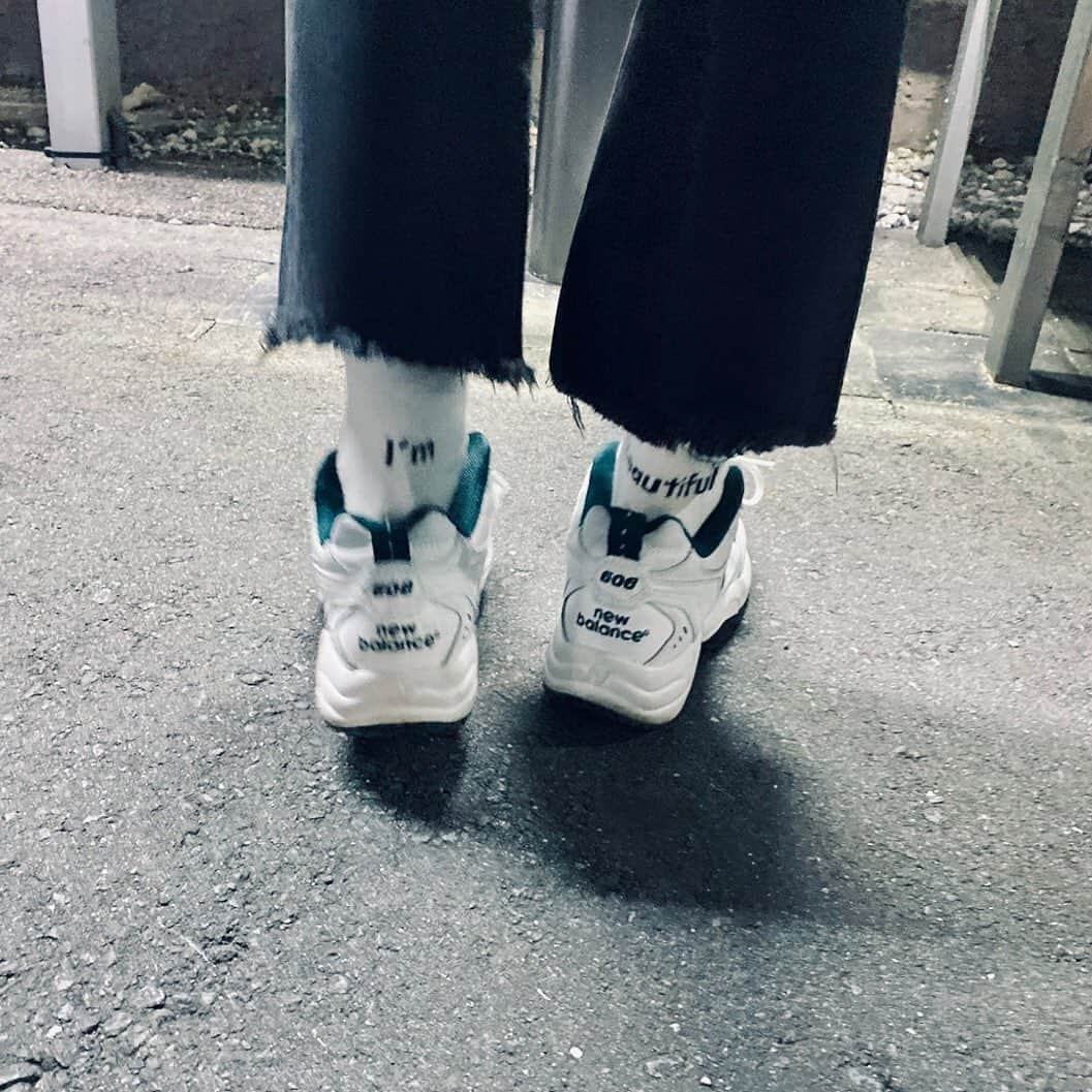 トリイクニコのインスタグラム：「I'm beautiful  🧦🧦🧦 photo by @kyonkyon621」