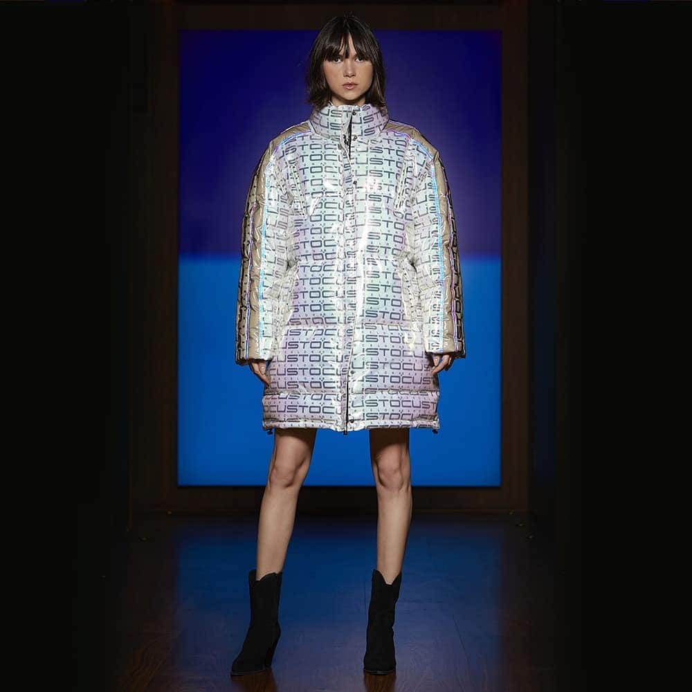 クストのインスタグラム：「#IamThePower FW21 represents optimism, glamour and inner power💓」