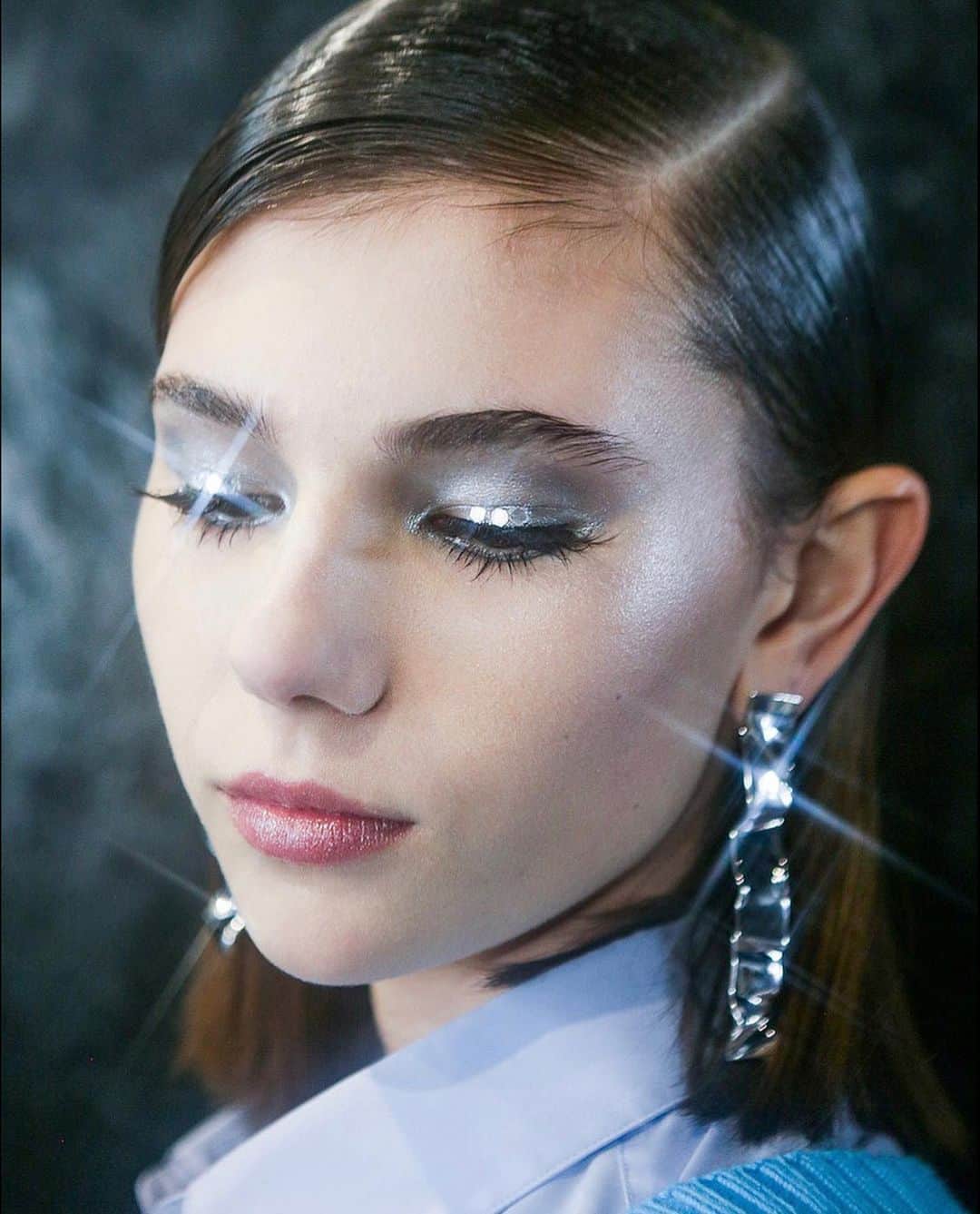 マークファストのインスタグラム：「🧜‍♀️💫✨ “Winter Ocean Dive” styling @calvinopaleye ✨ hair @mariakovacs @randcouk ✨MU @pablo_rodriguez_makeup @illamasqua ✨casting @noah__shelley ✨ jewellery @coupdecoeurlondon ✨nails @nails_bymichaelajohnson ✨ 📸 @rebeccamaynesphoto ✨」