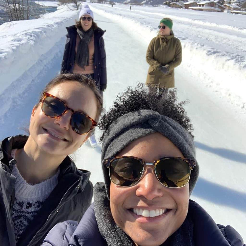 サラ・マイアーさんのインスタグラム写真 - (サラ・マイアーInstagram)「Girls weekend on ice and snow ⛸❄️🌟😍 . #skating #iceskating #figureskating #mountains #girlsweekend #iceicebaby #eiswegmadulain #engadin #pontresina #stmoritz」2月22日 0時30分 - sarah.van.berkel