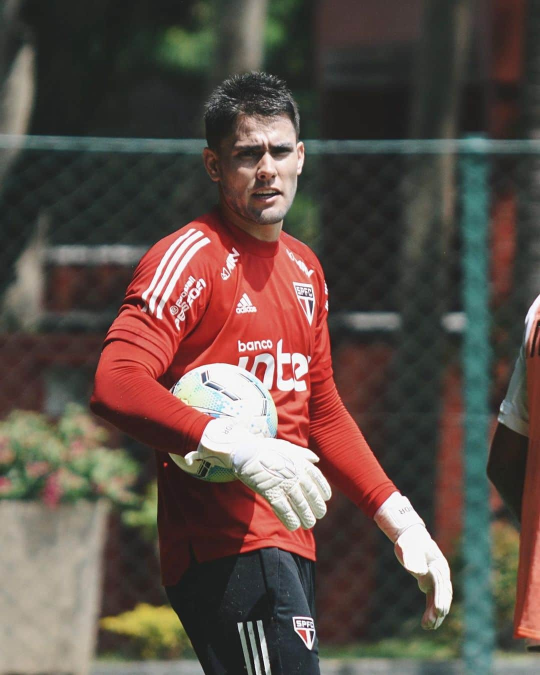 São Paulo FCさんのインスタグラム写真 - (São Paulo FCInstagram)「⚽️ Último treino antes do embarque para o Rio de Janeiro. ⠀⠀⠀⠀⠀⠀⠀⠀⠀ 🆚 Botafogo 🏟 Engenhão 🗓 22/02/2021 ⏰ 20h ⠀⠀⠀⠀⠀⠀⠀⠀⠀ #VamosSãoPaulo 🇾🇪 ⠀⠀⠀⠀⠀⠀⠀⠀⠀ 📸 Erico Leonan / saopaulofc」2月22日 0時31分 - saopaulofc