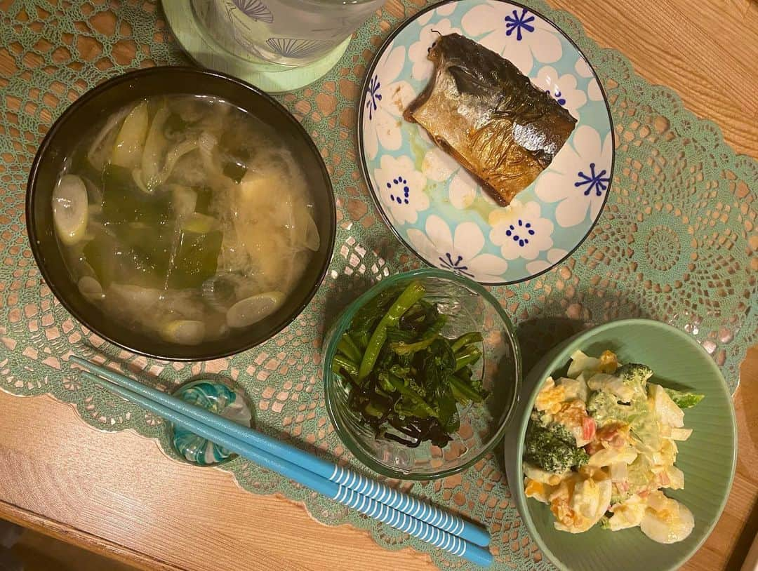 宮川杏奈さんのインスタグラム写真 - (宮川杏奈Instagram)「#パーソナルトレーナーの食事 #低糖質トレーナー . 今週は冷蔵庫の中身を使い切るくらいの気持ちで メニューを決めていくの💪🏻 今あるものでどれだけ料理出来るか楽しみ😊💕 . 洗い物も洗濯も家事全般を 旦那氏が手伝ってくれるからありがたい🤲🏻 私は一生懸命ご飯を作るの🍳 旦那氏がご飯まで作るようになったら 私の仕事なくなっちゃうね🙋🏻‍♀️笑 . #産後 #産後ダイエット  #産後トレーニング  #産後太り  #産後ケア  #パーソナルトレーナー #筋肉女子 #トレーニング女子 #ケトジェニックライフ #ケトジェニックダイエット #ボディメイク #フィットネス #ダイエット #トレーニング #ワークアウト #低糖質高タンパク #低糖質ダイエット #低糖質 #ローカーボ #ロカボ食品 #ロカボ #低糖質ごはん #糖質オフ #パーソナルトレーナーの生活 #トレーニングジム #パーソナルトレーニング #プライベートジム #パーソナルトレーニングジム」2月22日 11時26分 - an1221na