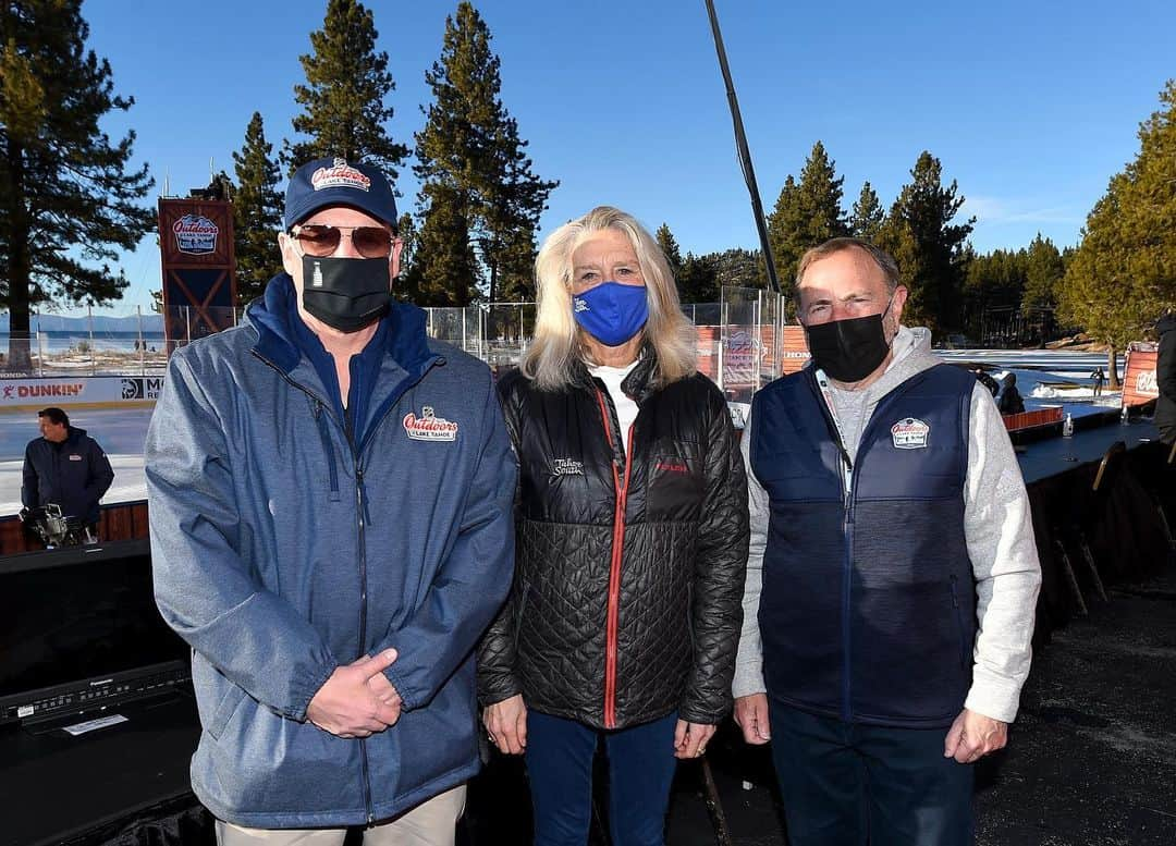 NHLさんのインスタグラム写真 - (NHLInstagram)「The NHL will be donating this refurbished Zamboni machine to the new South Tahoe Event Center currently under construction! #NHLOutdoors」2月22日 10時35分 - nhl