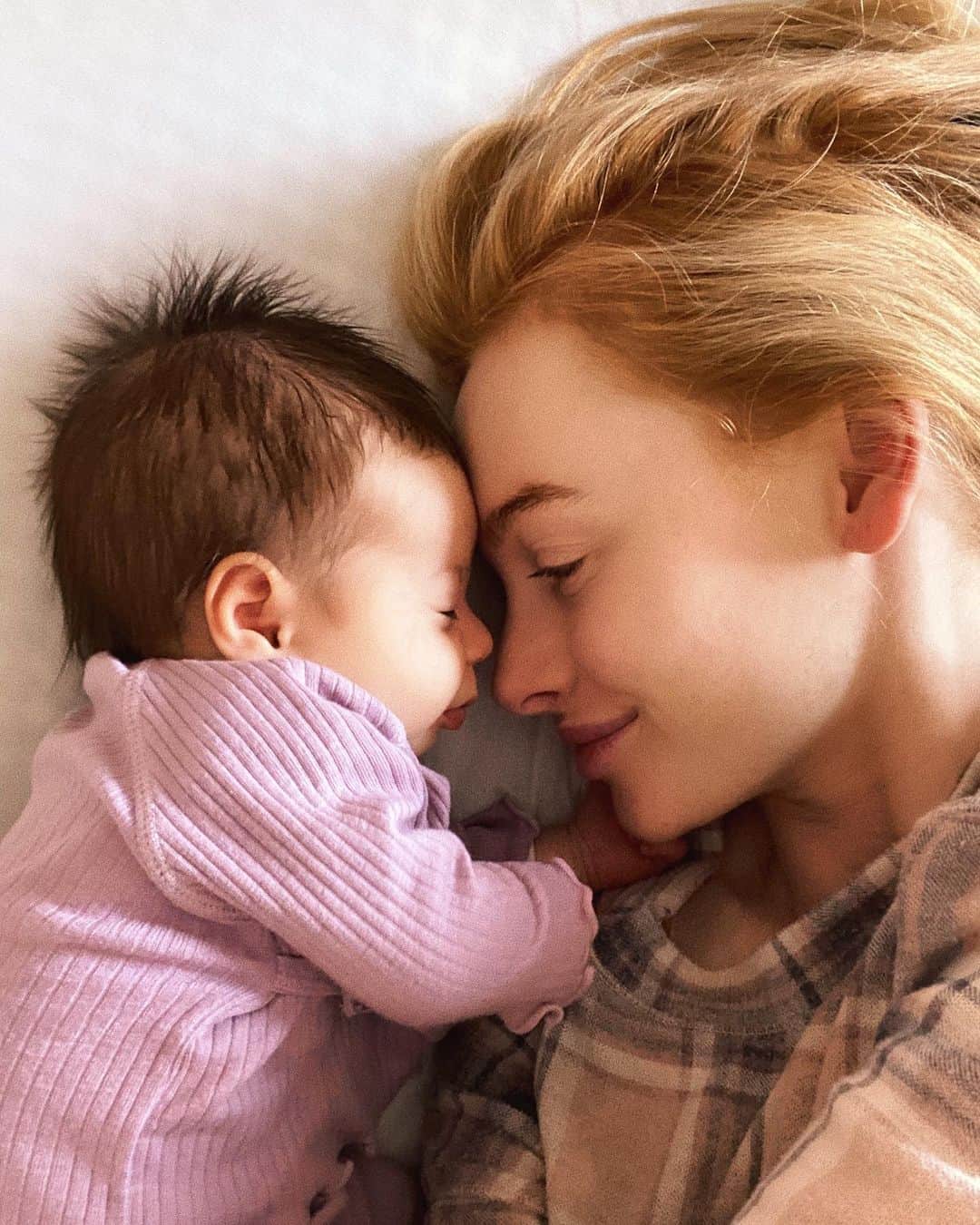 リアノン・ランゲラック（ミッチェル・ランゲラックの妻）のインスタグラム：「Good Morning ❤️」