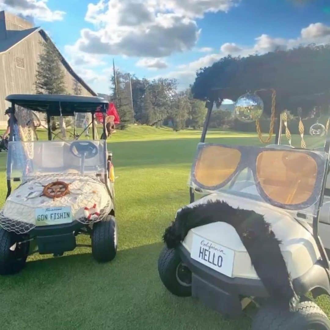 American Idolさんのインスタグラム写真 - (American IdolInstagram)「Whose tricked-out golf cart would you rather ride? 🎣😎✨🤣 @lukebryan @lionelrichie」2月22日 10時51分 - americanidol