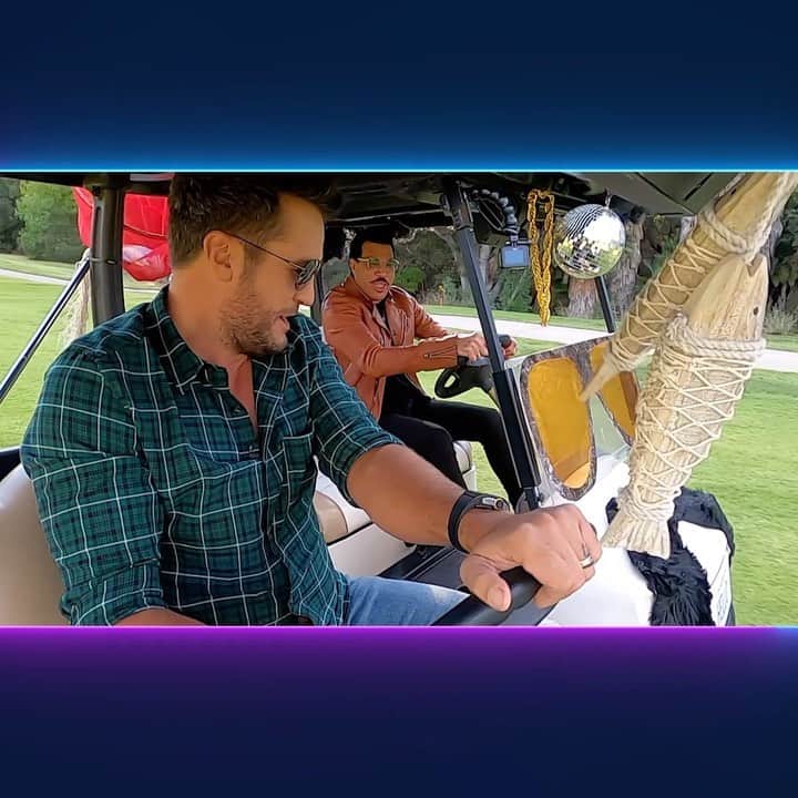 American Idolのインスタグラム：「Whose tricked-out golf cart would you rather ride? 🎣😎✨🤣 @lukebryan @lionelrichie」