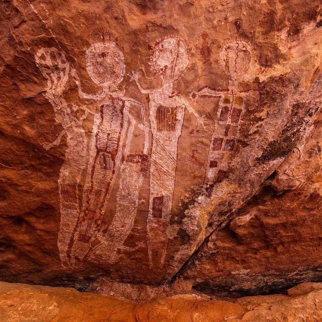 thephotosocietyさんのインスタグラム写真 - (thephotosocietyInstagram)「Photograph by Stephen Alvarez @salvarezphoto / When most people photographs of theses painting they assume they are from Western Australia. But these are Esplanade style polychrome paintings from Arizona. The style of rock art is known from only 25 sites all in the remote corners of Mojave County. With their elongated bodies and attention to detail, the figures depicted are both intriguing and not well studied. This painting style is thought to have arisen in the late archaic period 4,000 years ago. However, rock art is notoriously hard to date and the images could either be much older or much younger.  We don’t know what the figures represent. We don’t know why they are painted in such detailed x-ray style. But not knowing does not stop the appreciation of the skill of the artist and the time invested in making them.  I made these images as part of my nonprofit @ancientartarchive. We share and preserve humanity’s oldest stories follow me @salvarezphoto and the @ancientartarchive for more.」2月22日 10時57分 - thephotosociety