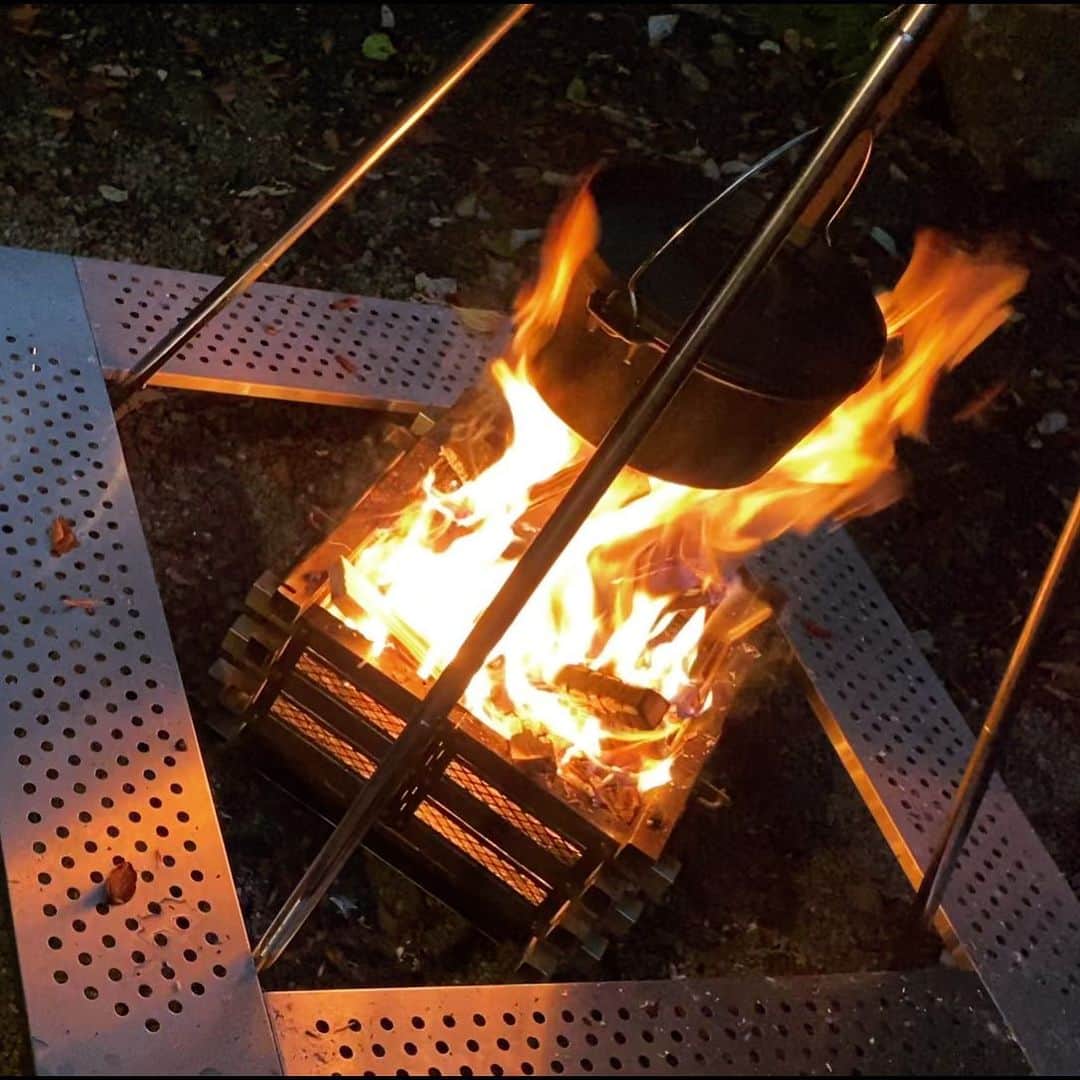 植草克秀さんのインスタグラム写真 - (植草克秀Instagram)「これはさすがに火強すぎ🔥  もっとじっくりの方がいい。でも慣れないと火の調整ってむずかしいよね。  #植草克秀  #katsuhideuekusa  #キャンプ」2月22日 11時23分 - katsuhideuekusa