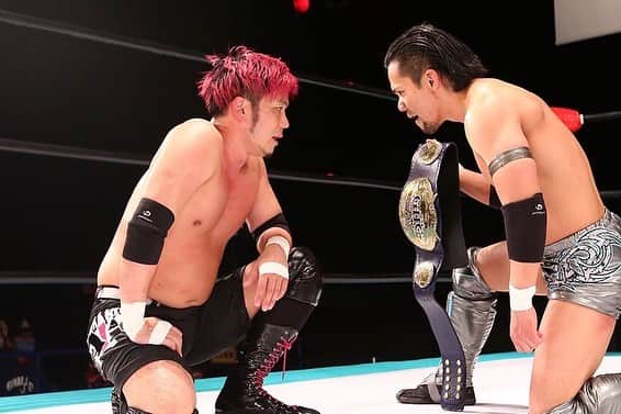 吉岡世起のインスタグラム：「昨日は仙台大会 初の前哨戦 小峠篤から初の3カウント 新しいノアJr.を作る為 ベルトが1番似合う男になる為 負けられない #noah_ghc」