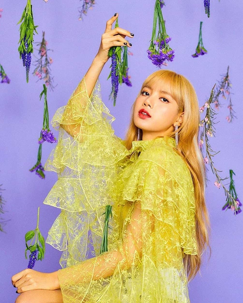 ロダルテさんのインスタグラム写真 - (ロダルテInstagram)「FB: Love @lalalalisa_m wearing Rodarte SS18 for the @blackpinkofficial cover of @billboard Magazine (ph: @alexandragavillet). #rodarte #lisablackpink #blackpink 🌟」2月22日 2時52分 - rodarte