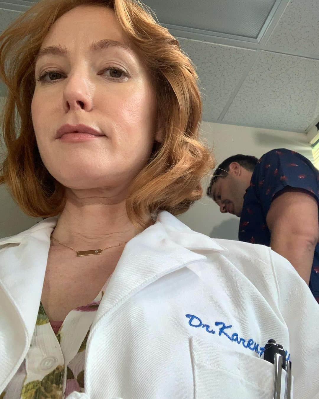 アリシア・ウィットさんのインスタグラム写真 - (アリシア・ウィットInstagram)「happy sunday! dr karen here, at your (dubious) service. what a thrill to see that #icarealot is the #1 movie in the US @netflix 🎉 so glad so many of you are enjoying it, and particularly @mspike’s incredible performance. grateful to #jblakeson for inviting me to be a small part of it!!  #rosamundpike #diannewiest #peterdinklage #icarealotnetflix」2月22日 2時58分 - aliciawitty