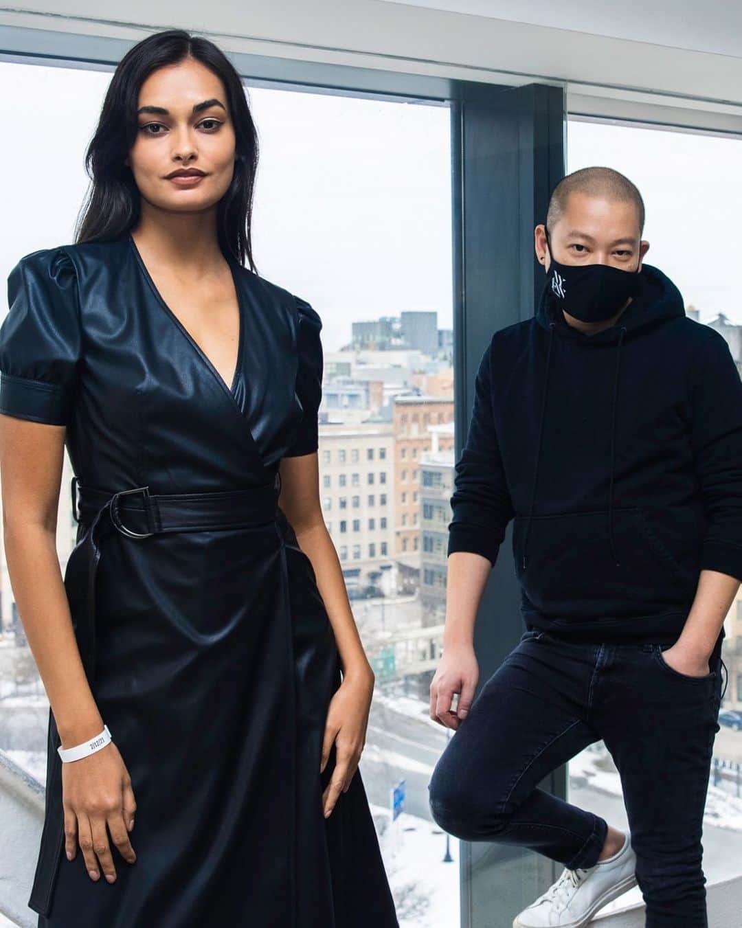 Fashion Weekのインスタグラム：「Serving looks with @JasonWuBeauty! Get all the tips, tricks and details behind this look, created by @karanfranjola and @jasonwu using Jason Wu Beauty, exclusively on nyfw.com」