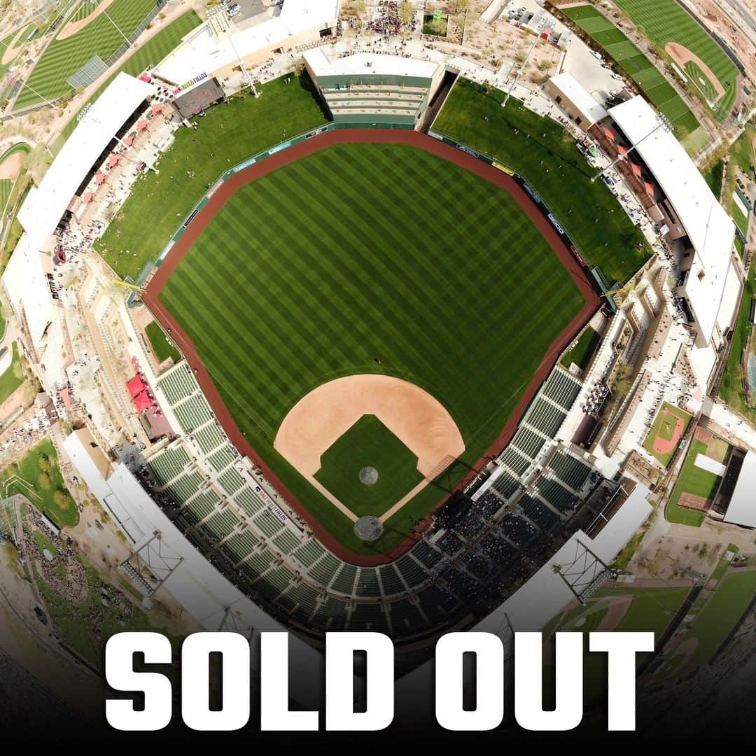 アリゾナ・ダイヤモンドバックスのインスタグラム：「Spring Training games at @saltriverfields are SOLD OUT!  Can't wait to see some of you in person again. One more week. ❤️」