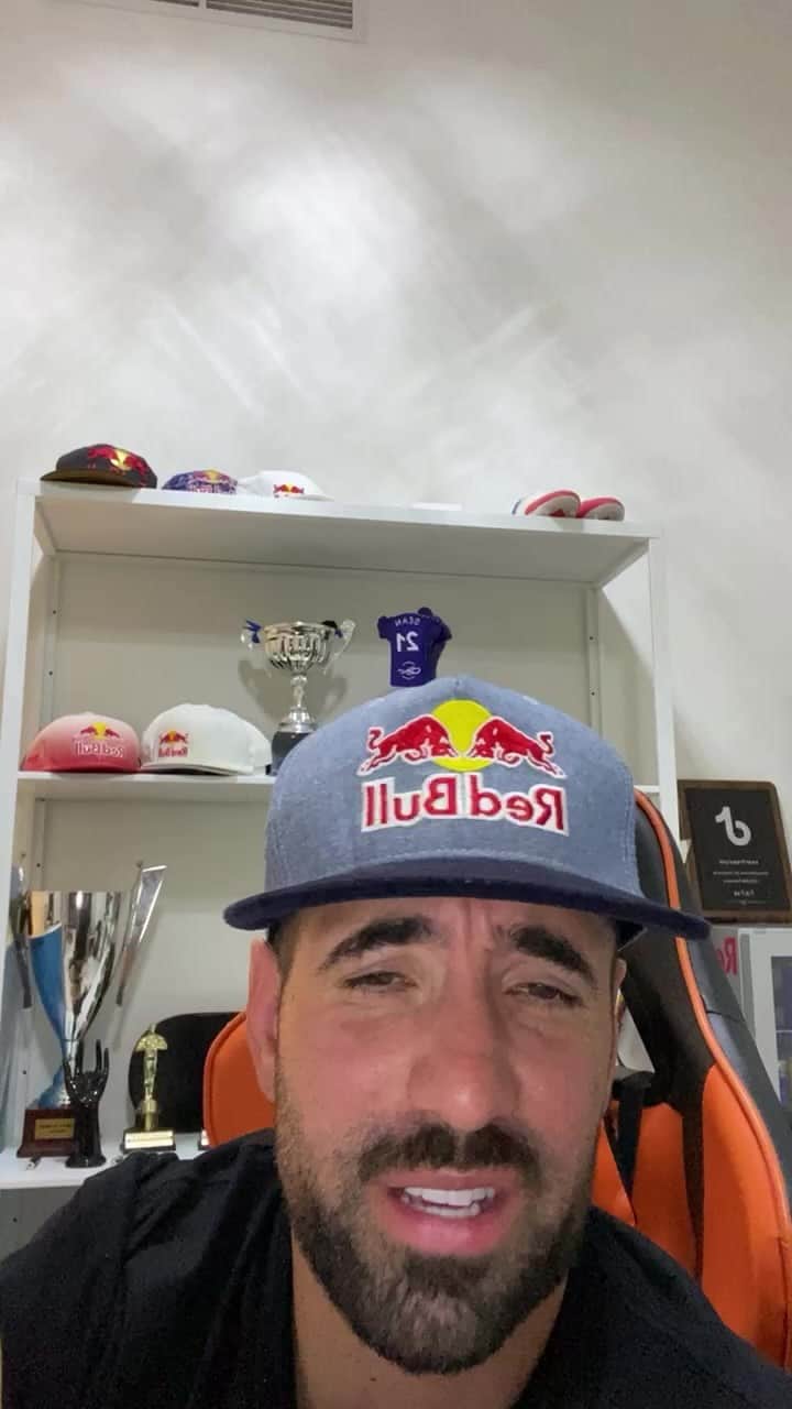ショーン・ガルニエのインスタグラム：「I Replied to your question」