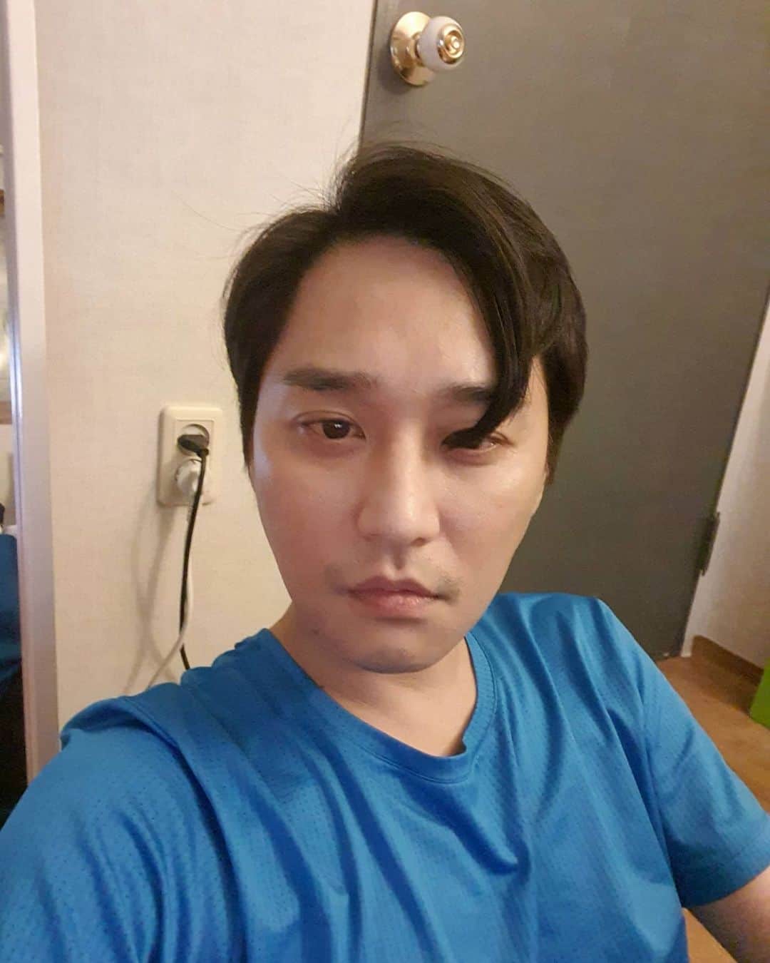 ホ・ジョンミンのインスタグラム：「너....민며들었구나...?」