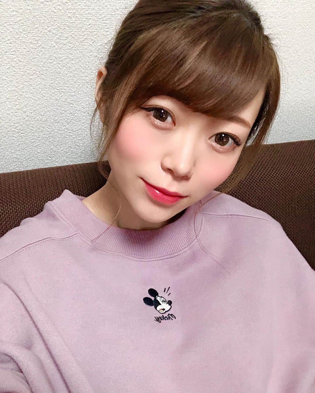 新垣由奈のインスタグラム：「* * あったかくて眠くなる〜(*´ー｀*) 髪の毛が長くなって邪魔なので最近はアップにしてる♩ 育児に向けてばっさり切るか迷い中。。 * 今日は久しぶりに検診なので べびちゃんの様子見てくるよ〜！たのしみ！ * #グラビア #アイドル #グラビアアイドル #タレント #マタニティ #妊婦生活 #自拍 #自拍照 #模特 #粉我 #跟着我 #gravure #gravureidol #idol #japanesegirl #japaneseidol #instagravure #instalike #japan」