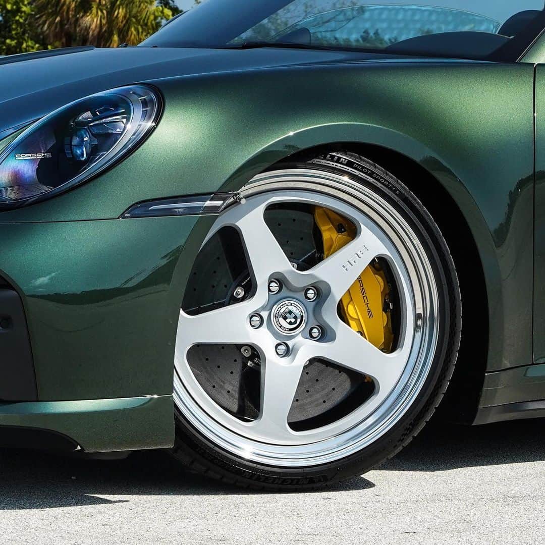 HYPEBEASTさんのインスタグラム写真 - (HYPEBEASTInstagram)「@hypebeastcarclub: @hre_wheels has released a nostalgic wheel collection that will make you drool. While the designs are straight out of a vintage tuning mag, the technology in each wheel is very 2021. Available in 20 – 22 inch designs, each piece is available in contemporary sizing with the option of HRE’s proprietary two-piece forged barrel technology named FMR (Forged Monoblok Rim). FMR tech sees increased stiffness, reduction in mass, among other improvements. Click the link in bio for more info.⁠⁠ Photo: HRE」2月22日 4時07分 - hypebeast