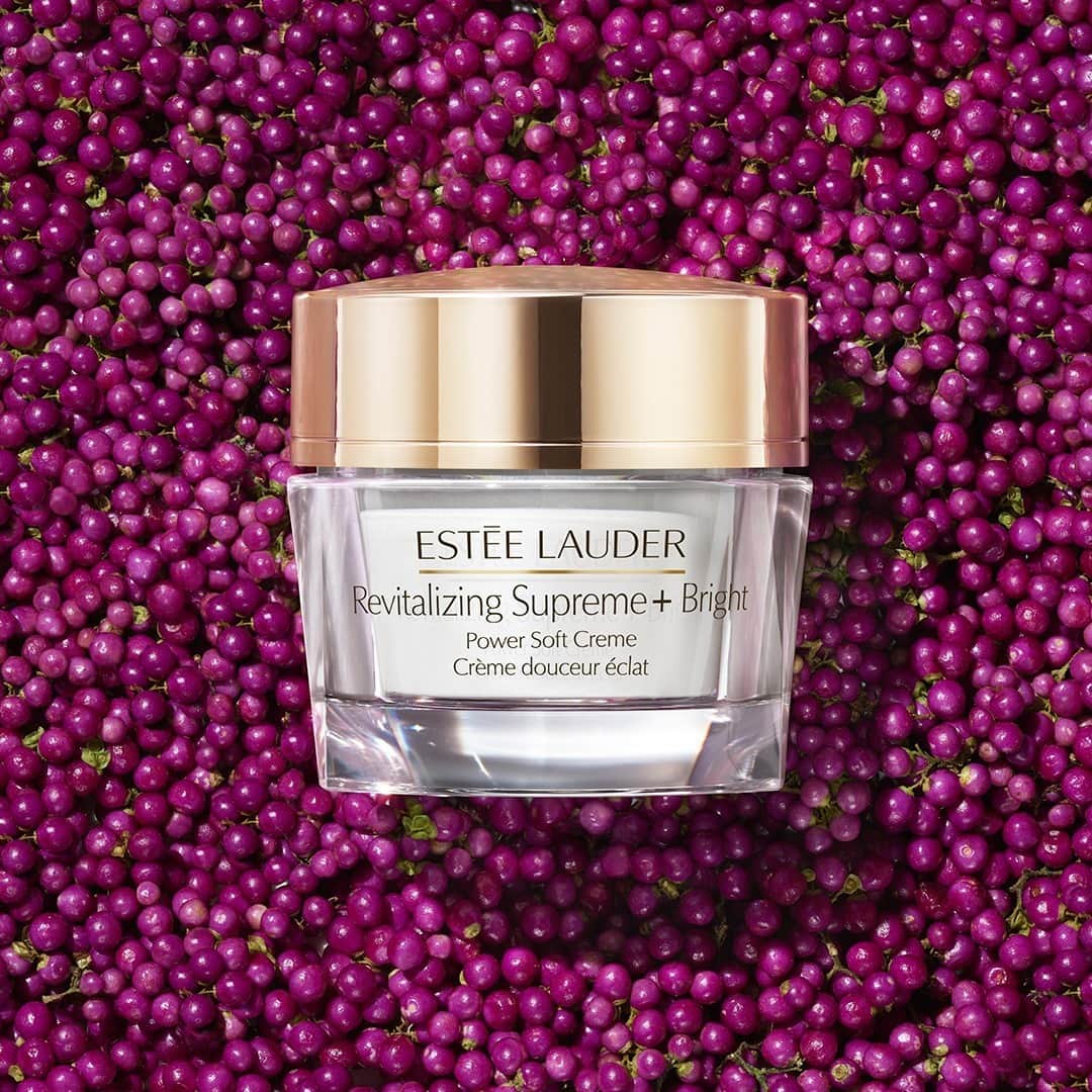 エスティローダーのインスタグラム：「The proof is in the formula 💜 Our NEW #RevitalizingSupreme Bright Creme is packed with Beautyberry, which helps skin look more even-toned. In fact, 88% of women said their dark spots appeared reduced in 2 weeks*. Tap to join them now! #SupremeSkinGoals     * Consumer testing in the US on 100 women after 2 weeks.」