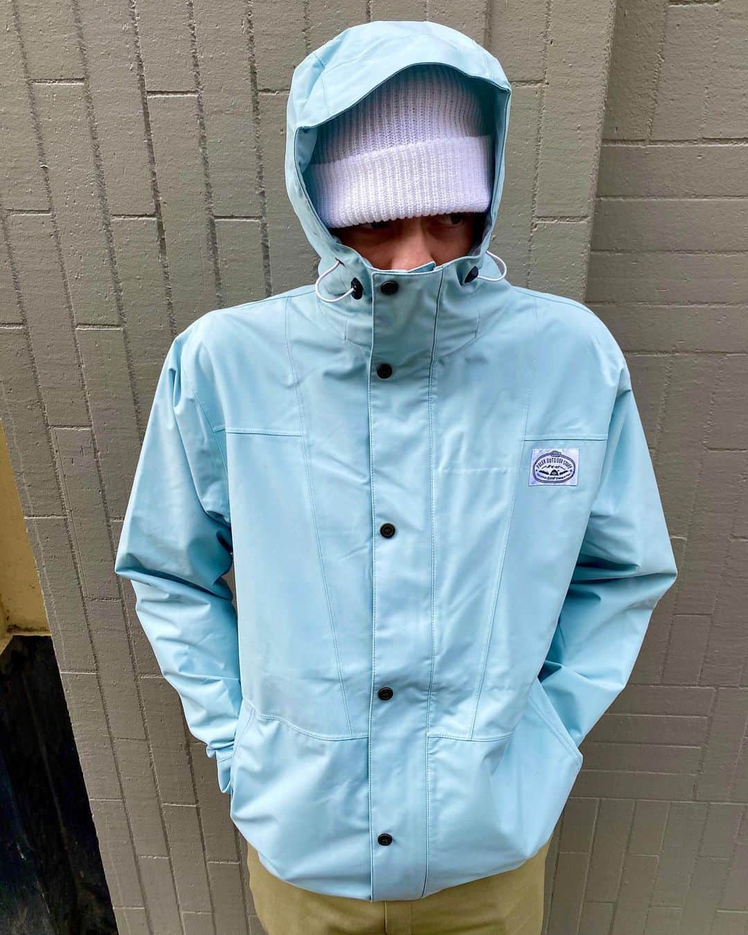 Poler Outdoor Stuffさんのインスタグラム写真 - (Poler Outdoor StuffInstagram)「We’ve got the deals that’ll make you squeal. We’ve got the styles that’ll drive you wild. We’ve got the jackets that’ll—— uh, we just have these new jackets. $150 and fully waterproof. #elementalshield」2月22日 4時51分 - polerportland