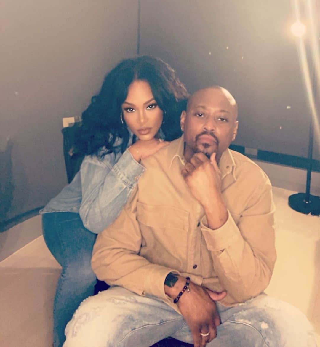キーシャ・エップスのインスタグラム：「Happy Sunday ya’ll✨✨✨  With LOVE❤️  THE TRIBE CALLED EPPS  #MeAndMyBabe #MyONE #MeetTheBesties」