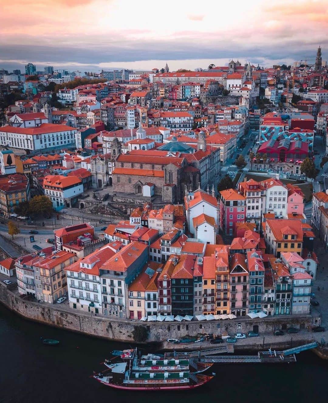 Instagramersさんのインスタグラム写真 - (InstagramersInstagram)「Wonderful city views of Porto (Portugal) by @mon1r and @igersportugal 😍🙌🏻📸✨#igersportugal #igers」2月22日 4時54分 - igers