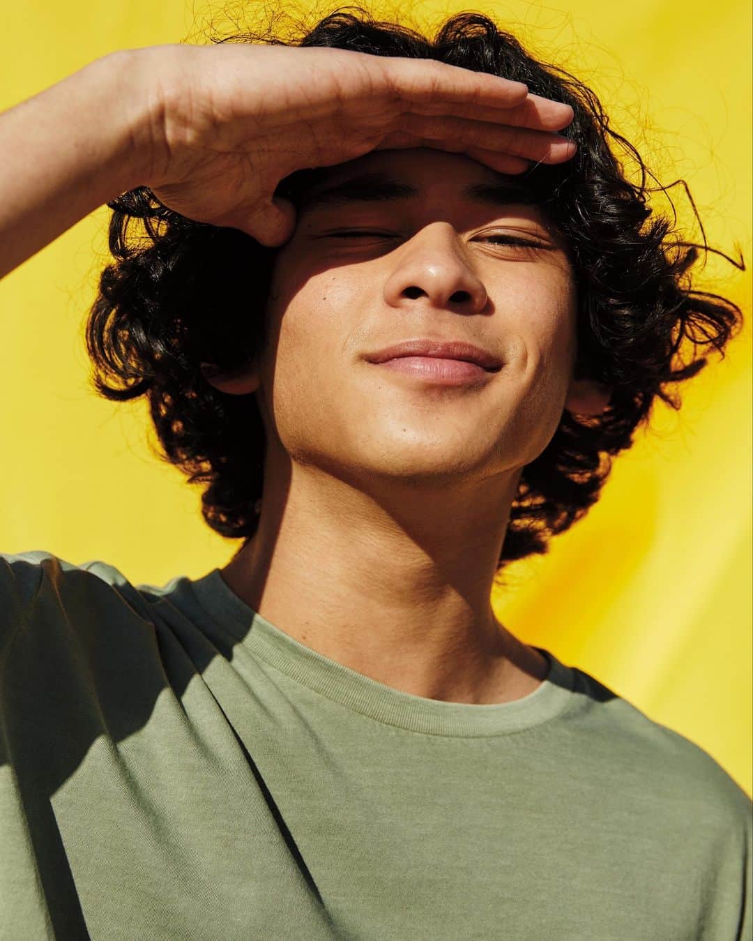 エアロポステールのインスタグラム：「Meet @kaikukahiko: a short film creator who works to bring awareness to the negative aspects of ethnic and sexual differences in our society. As a second-generation Asian-American, Kainoa is inspired by several films that spark cultural differences 📽#AeroWorld」