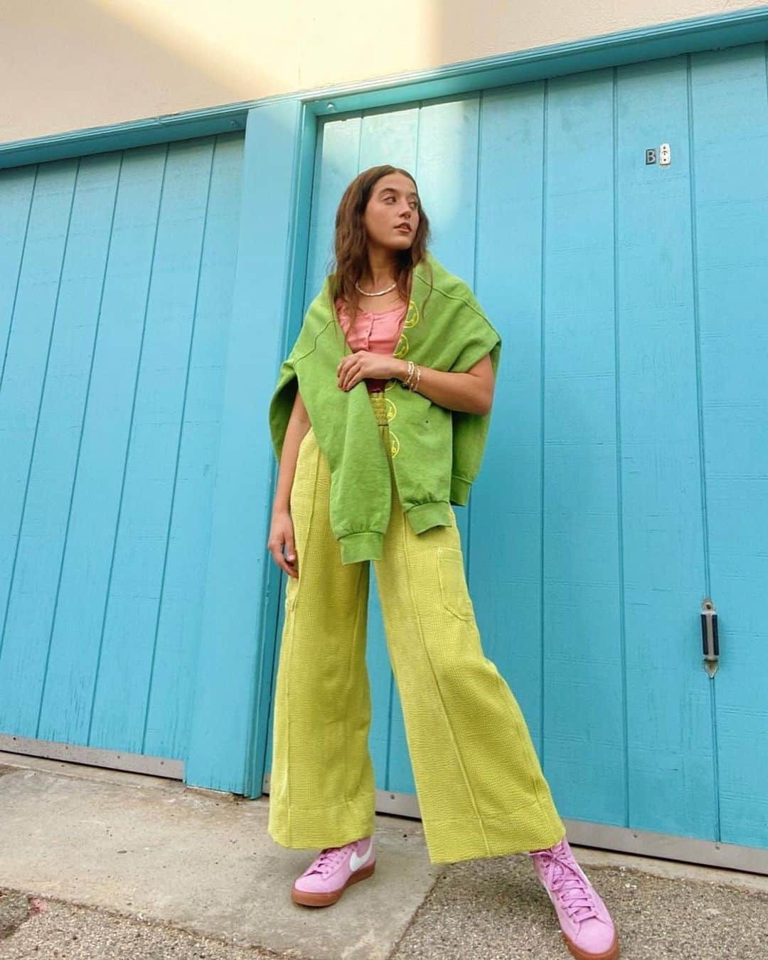 Urban Outfittersさんのインスタグラム写真 - (Urban OutfittersInstagram)「Bowing down to color blocking queen @josie_francis 🌸🍋🌿💘🥝 #UOonYou」2月22日 5時15分 - urbanoutfitters