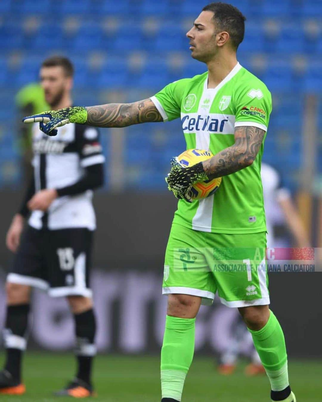 ルイージ・セーペさんのインスタグラム写真 - (ルイージ・セーペInstagram)「Per la prestazione di oggi e’un peccato...non ci resta che lottare partita dopo partita @parmacalcio1913」2月22日 5時18分 - luigisepe