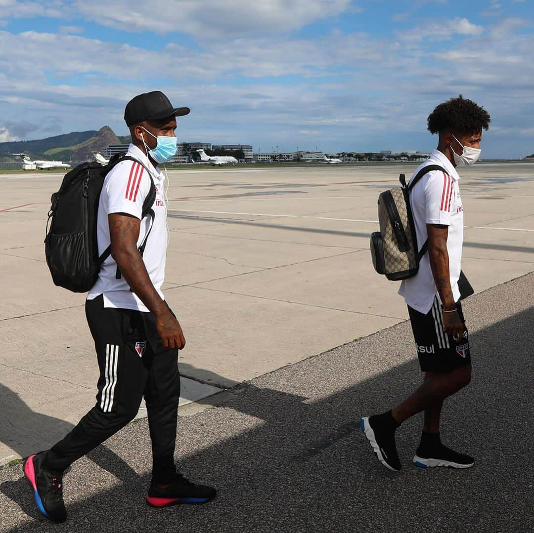 São Paulo FCさんのインスタグラム写真 - (São Paulo FCInstagram)「🛬 𝐑𝐢𝐨 𝐝𝐞 𝐉𝐚𝐧𝐞𝐢𝐫𝐨 ⠀⠀⠀⠀⠀⠀⠀⠀⠀ #VamosSãoPaulo 🇾🇪 ⠀⠀⠀⠀⠀⠀⠀⠀⠀ 📸 Rubens Chiri / saopaulofc」2月22日 5時22分 - saopaulofc