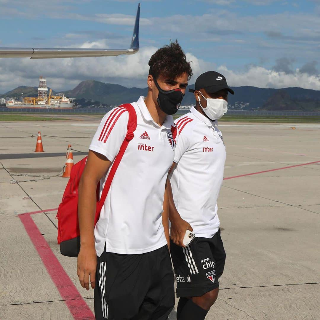 São Paulo FCさんのインスタグラム写真 - (São Paulo FCInstagram)「🛬 𝐑𝐢𝐨 𝐝𝐞 𝐉𝐚𝐧𝐞𝐢𝐫𝐨 ⠀⠀⠀⠀⠀⠀⠀⠀⠀ #VamosSãoPaulo 🇾🇪 ⠀⠀⠀⠀⠀⠀⠀⠀⠀ 📸 Rubens Chiri / saopaulofc」2月22日 5時22分 - saopaulofc