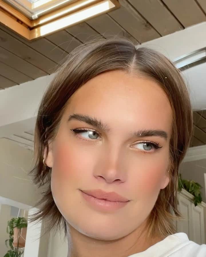 ストーミ・ヘンレイのインスタグラム：「“stormi u should stop buying plants” ~shn.mhm」