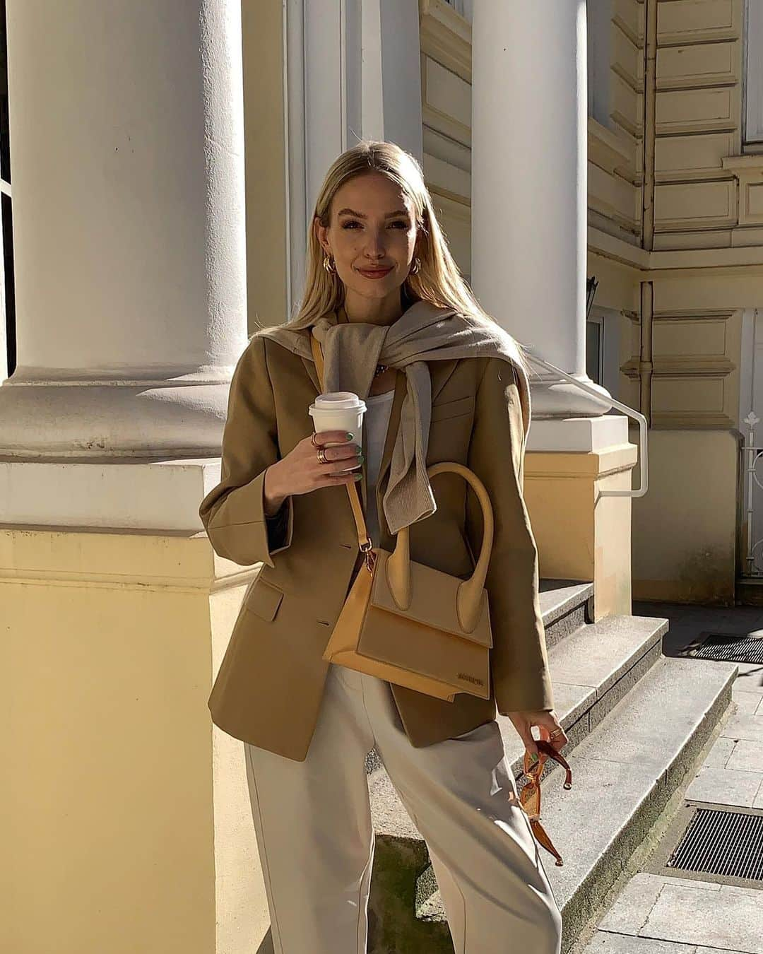 レオニー・ハンネさんのインスタグラム写真 - (レオニー・ハンネInstagram)「Spring today 🍦🐣🤍 This spots looks a bit like Lnd which made me realise this is the longest I’ve been away from my London home ever 🥺」2月22日 5時27分 - leoniehanne