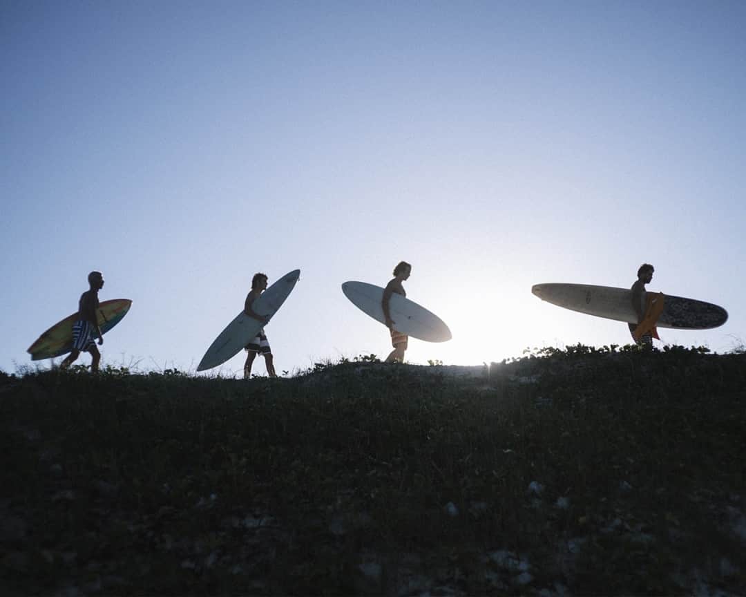 のインスタグラム：「OsklenSurfing l Summertime⠀ ⠀ #osklen⠀ #lifestyle⠀」