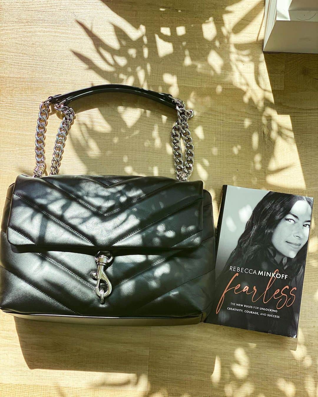 レベッカミンコフのインスタグラム：「I. WROTE. A. BOOK. 👏🏼 Fearless is not about how I have zero fear, or that you need to somehow go thru life with out it. I called it this bc on my 15 year journey, I have been filled with it, but in applying my own rules, forging my own path as a designer, entrepreneur and founder, I have learned to proceed ANYWAY. I wrote this book for you. So that on your path you aren’t part of the pack of that’s always how its done. Cut thru and forge your own. Pre-Order NOW on @amazon or @booksamillion to support indy bookstores. Thanks for coming to my Ted Talk ✌🏻😘」