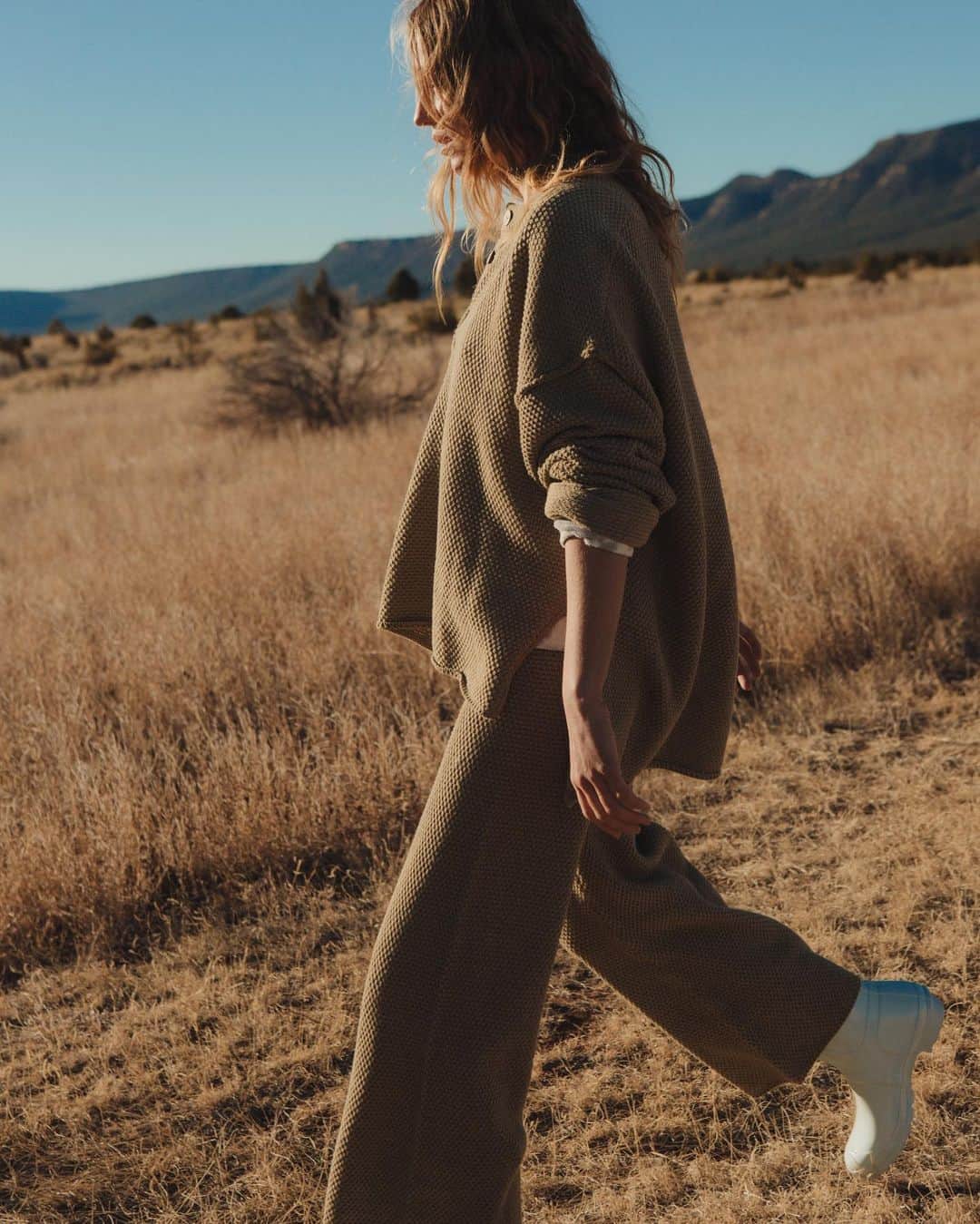freepeopleのインスタグラム：「Something of a dream. Link in bio to shop the Hailee Sweater Set.」