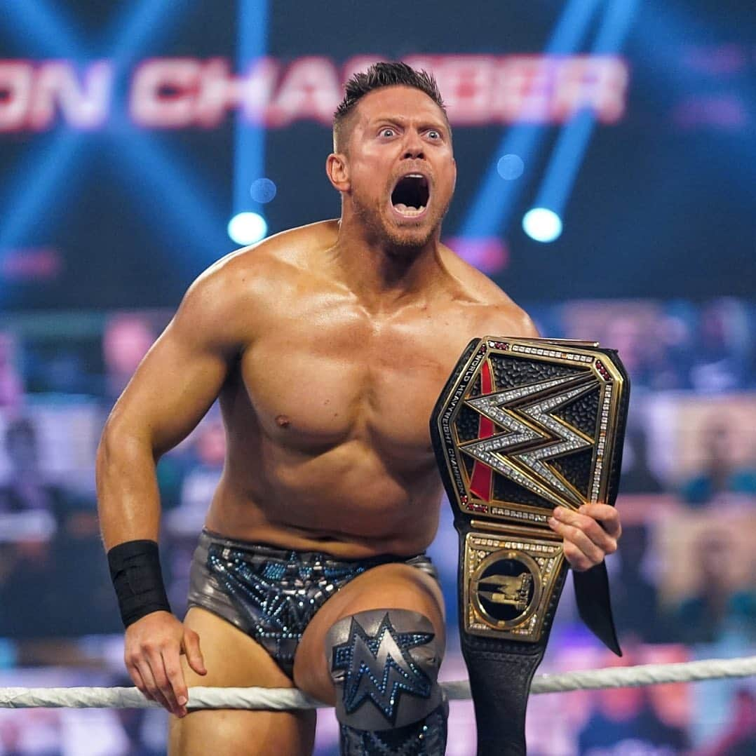 WWEさんのインスタグラム写真 - (WWEInstagram)「OMG!! 😱 @mikethemiz just cashed in his #MITB contract!!! #AndNew #WWEChamber」2月22日 11時34分 - wwe