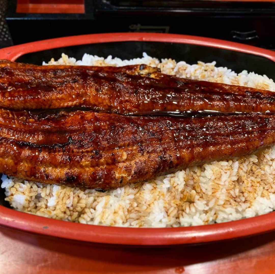 ヒラのインスタグラム：「鰻丼。」