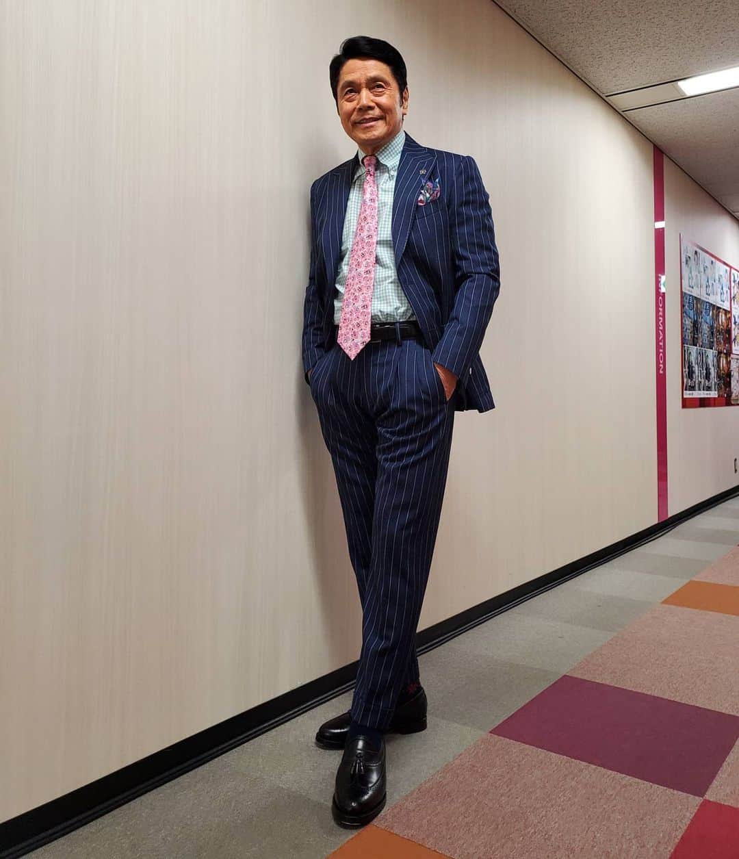 峰竜太のインスタグラム：「#バイキングmore # suit#eleventy#shirt#liverano_liverano#tie#TOMFORD#shoes#calmanthology」