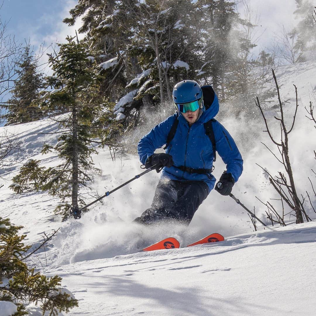 Tim Lamanさんのインスタグラム写真 - (Tim LamanInstagram)「Photos by @TimLaman.  Skier @RussLaman finding the powder stashes and catching a little backcountry air on a beautiful New England day yesterday. Firescrew Mountain, New Hampshire. #SkitheEast #backcountryskiing #skiing #powder #NewEngland #NewHampshire」2月22日 6時14分 - timlaman