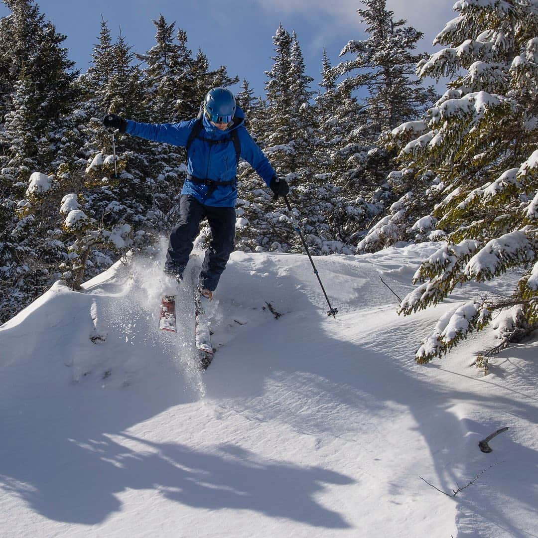 Tim Lamanさんのインスタグラム写真 - (Tim LamanInstagram)「Photos by @TimLaman.  Skier @RussLaman finding the powder stashes and catching a little backcountry air on a beautiful New England day yesterday. Firescrew Mountain, New Hampshire. #SkitheEast #backcountryskiing #skiing #powder #NewEngland #NewHampshire」2月22日 6時14分 - timlaman