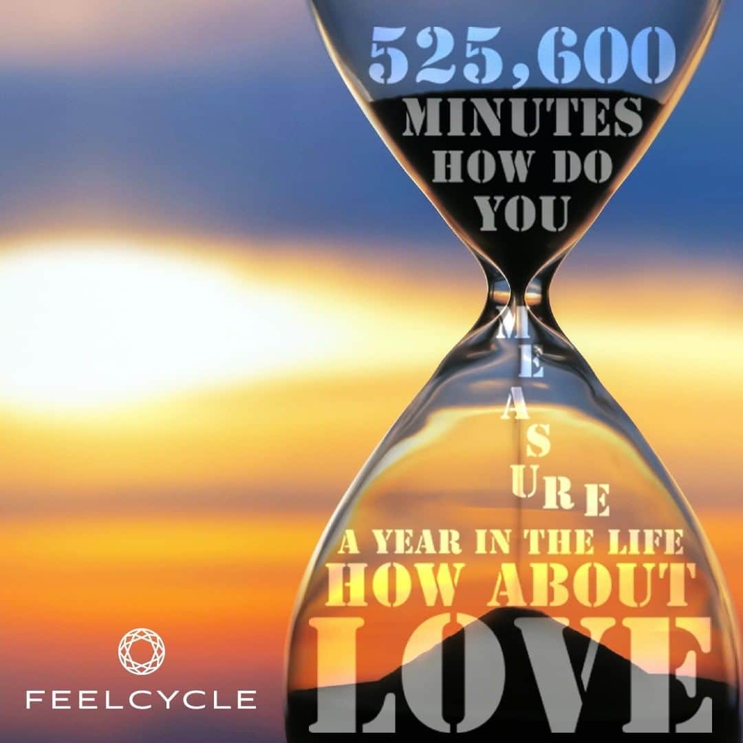 FEELCYCLE (フィールサイクル) さんのインスタグラム写真 - (FEELCYCLE (フィールサイクル) Instagram)「. Five hundred twenty-five thousand Six hundred minutes How do you measure a year in the life How about love . 525,600分、あなたは人生の中で1年という時間をどの様に計る？ 愛ではどうだろうか？​ . #45分で約800kcal消費 #滝汗 #ダイエット #デトックス #美肌 #美脚 #腹筋 #ストレス解消 #リラックス #集中 #マインドフルネス #feelcycle #フィールサイクル #feel #cycle #morebrilliant #itsstyle #notfitness #暗闇フィットネス #バイクエクササイズ #フィットネス #ジム #音楽とひとつになる #格言 #名言 #人生 #輝く #ポジティブ #rent」2月22日 6時20分 - feelcycle_official