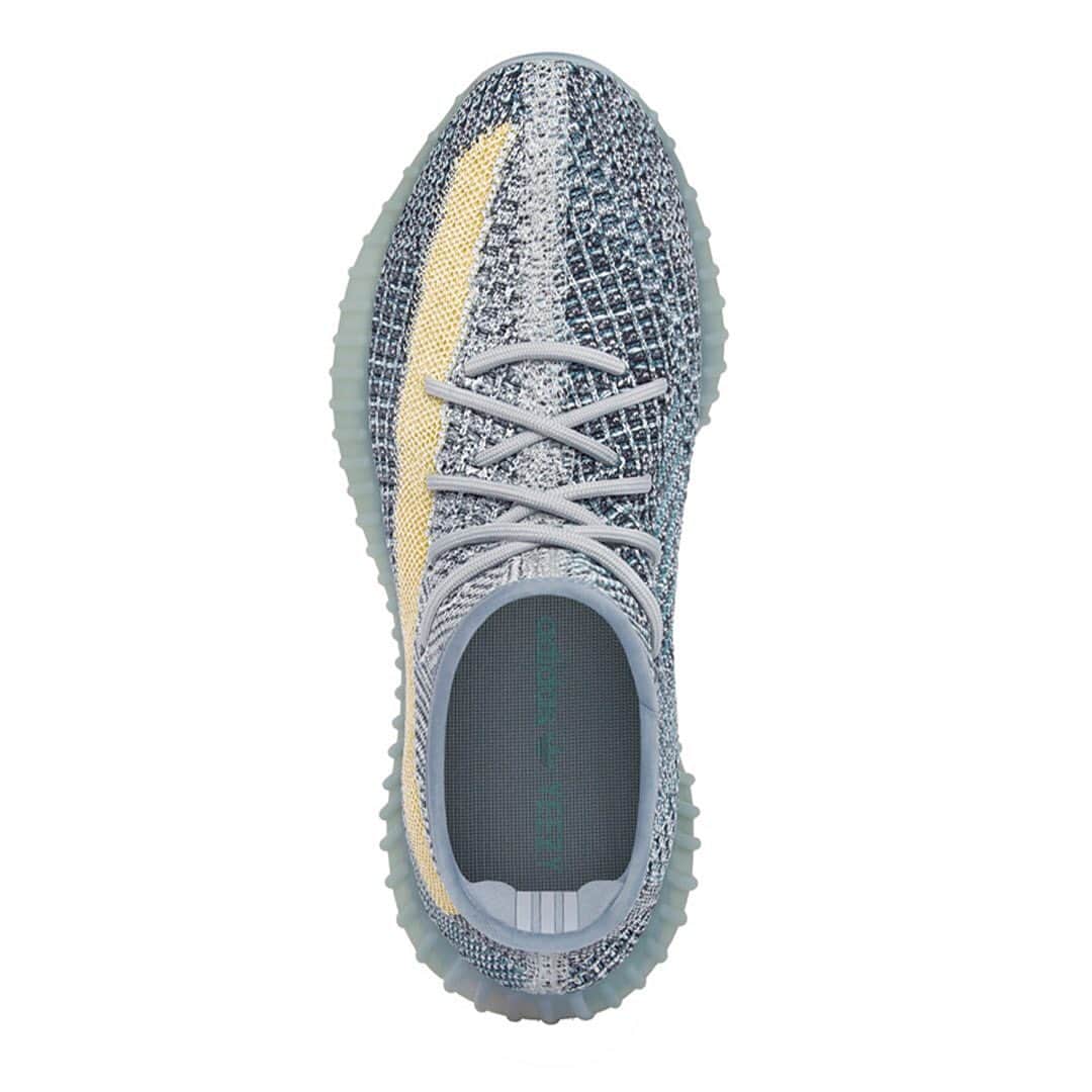 HYPEBEASTさんのインスタグラム写真 - (HYPEBEASTInstagram)「@hypebeastkicks: Take an official look at the next set of @adidas YEEZY BOOST 350 V2s arriving in "Ash Blue" and "Ash Stone." The “Ash Blue” is centered around a monochromatic mix of gray shades but subtly weaves its eponymous blue hue into the Primeknit upper to provide a cool contrast. While the “Ash Stone” offers a warmer, more earthy mix of colors by blending multiple browns tints with a soft sprinkle of gray on its upper. Both feature signature BOOST comfort and are set to release on February 27.⁠⁠ Photo: adidas」2月22日 6時21分 - hypebeast